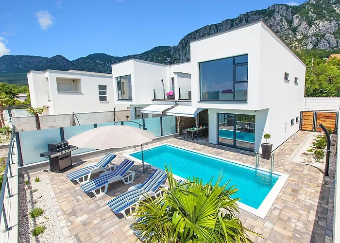 Exklusive Privatvilla In Wunderbarer Natur Antovo Foto