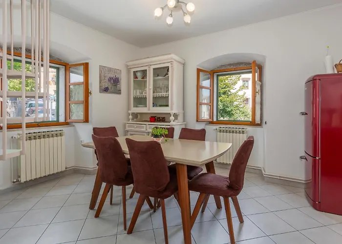 4 Bedroom Awesome Apartment In Kastav fotorgafie