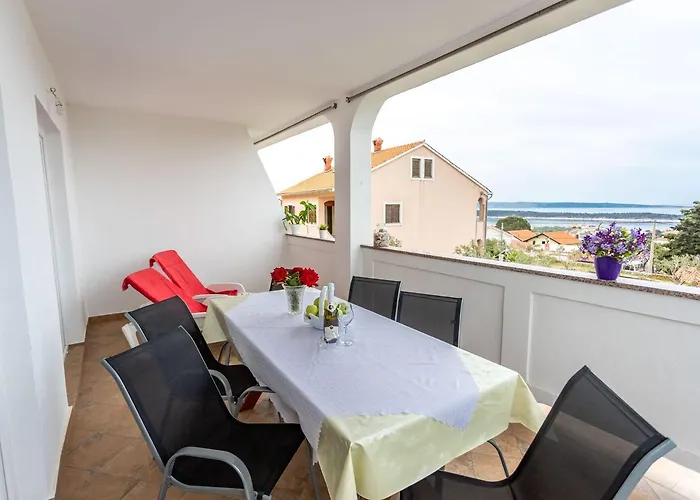 Фото Apartments Nada Банёл